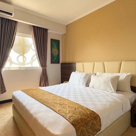 Lorin Syariah Solo Hotel Exterior foto