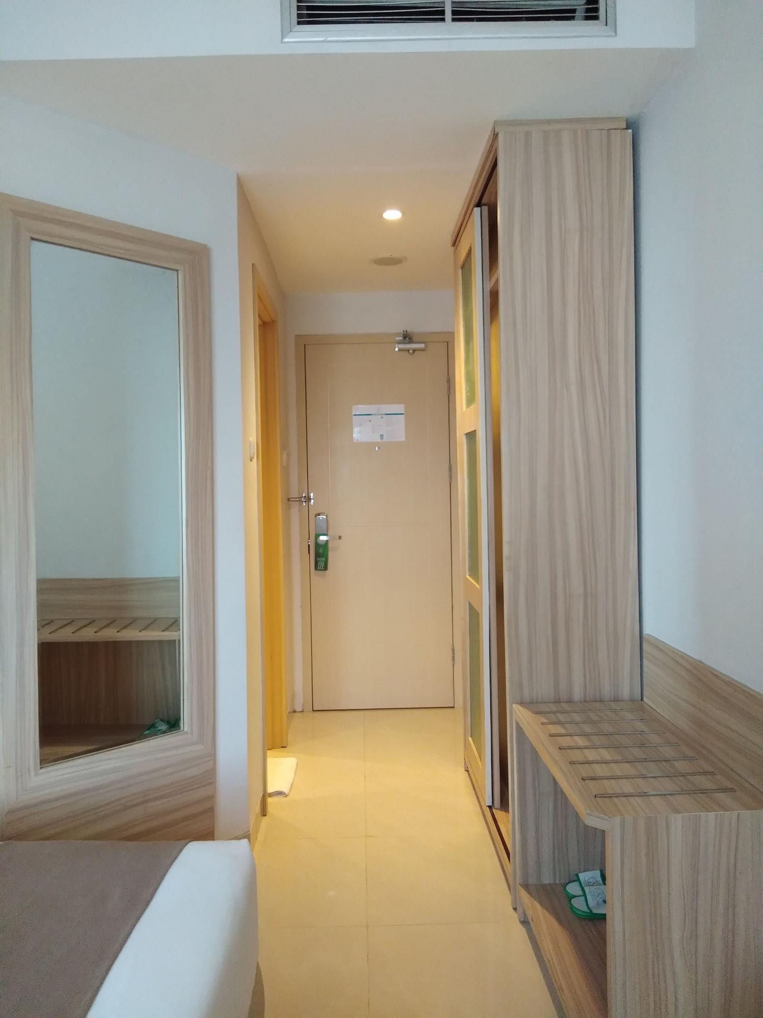 Lorin Syariah Solo Hotel Exterior foto