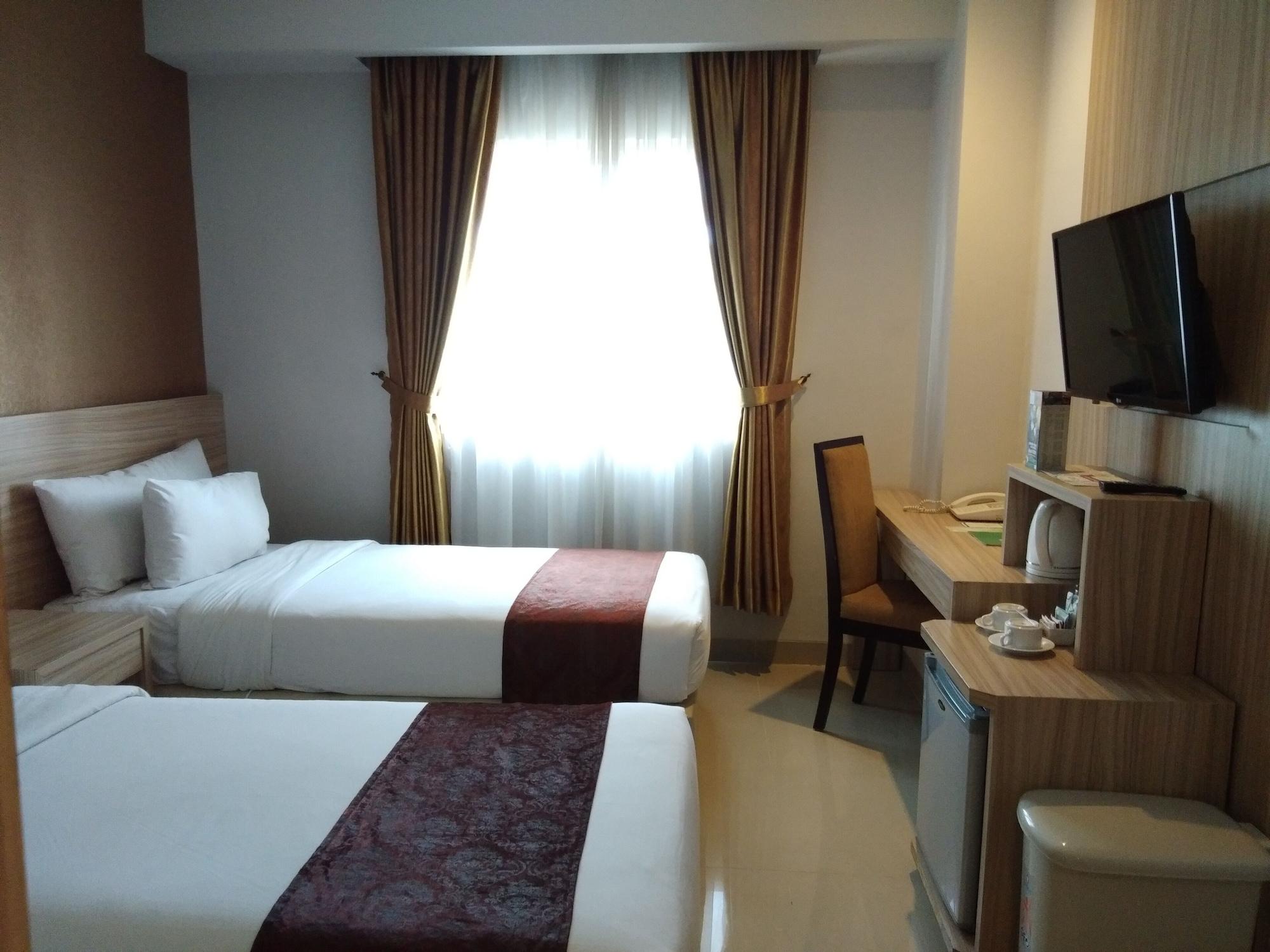 Lorin Syariah Solo Hotel Exterior foto