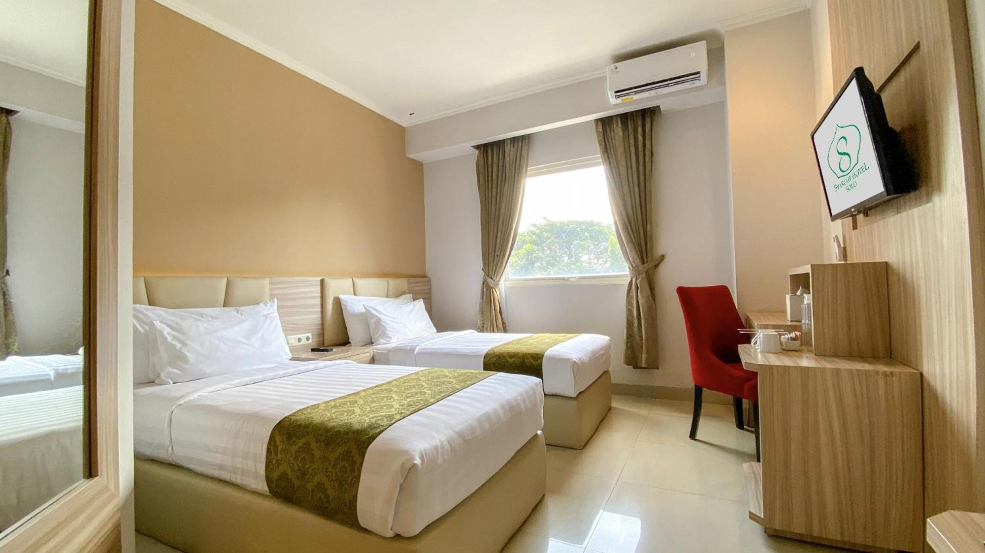 Lorin Syariah Solo Hotel Exterior foto