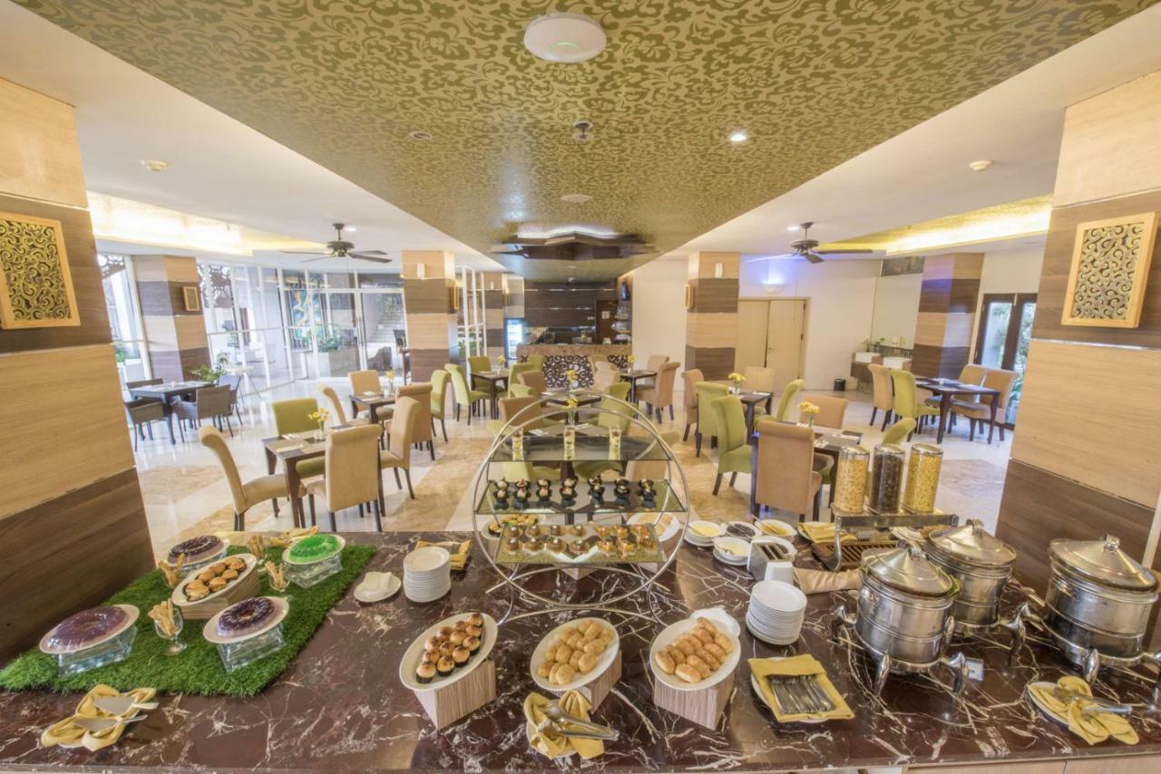 Lorin Syariah Solo Hotel Exterior foto